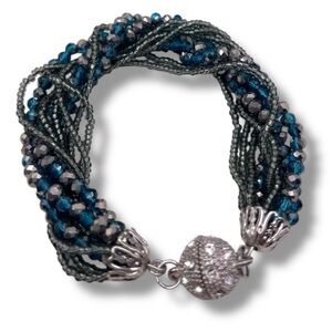 🩶💙Silvery Blue Seed Bead Multi Strand Twist Bracelet a Pave Magentic closure